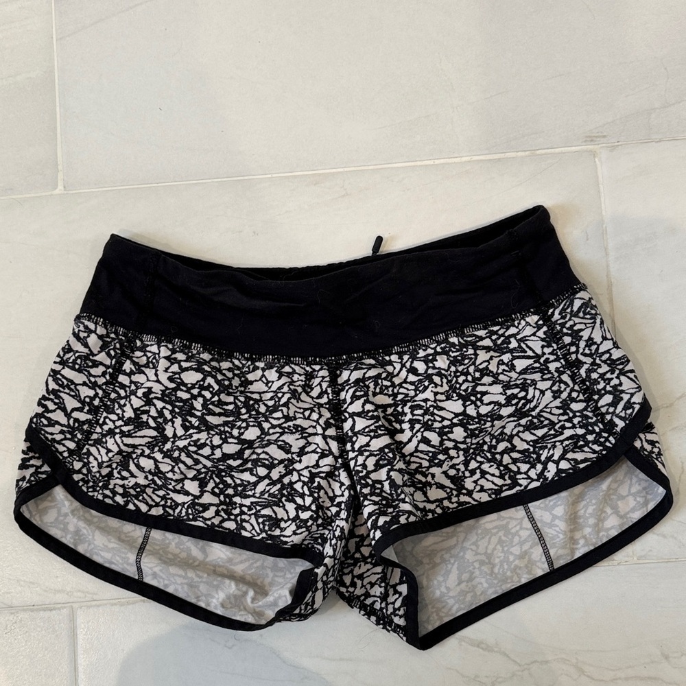 Lululemon Athletica speed up short low rise